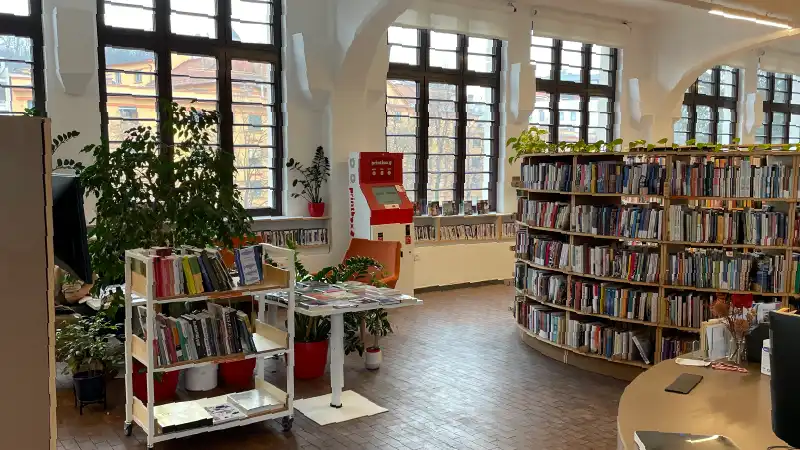 Printing at 1 kredit per printed page is available at standard locations like Knjižnica Rog inside of Center Rog